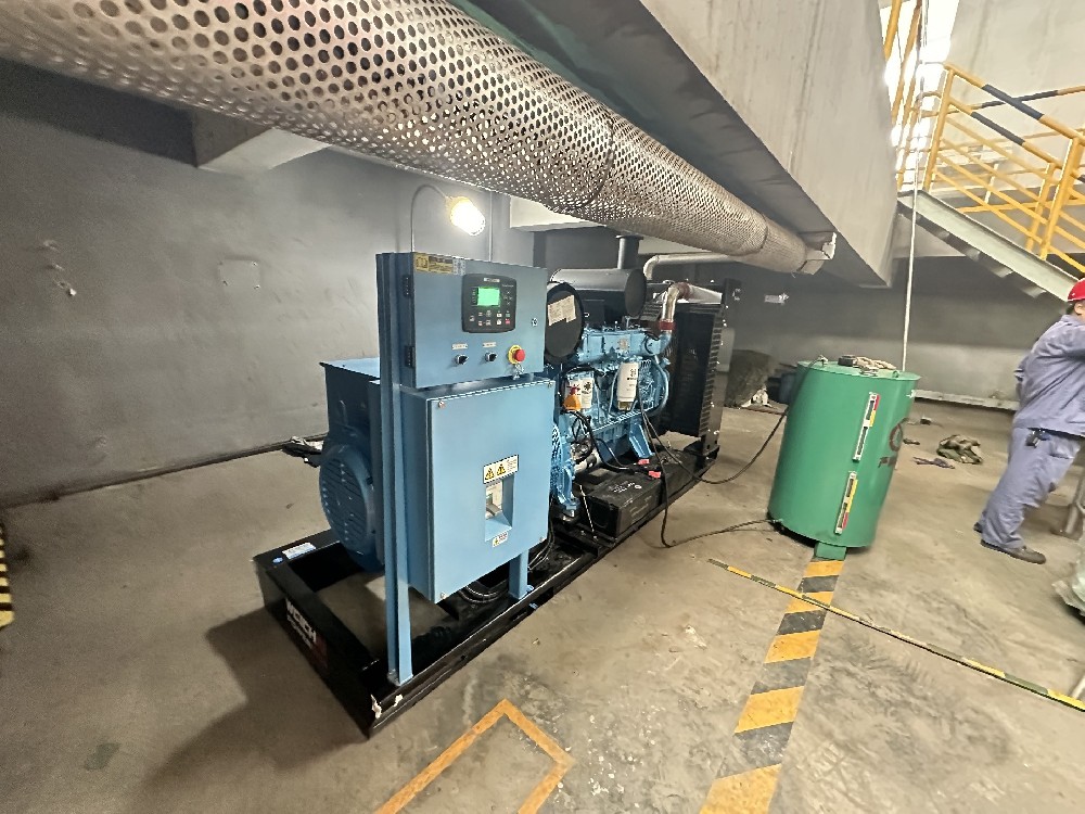 某項(xiàng)目濰柴原裝發(fā)電機(jī)組多臺(tái)交付現(xiàn)場(chǎng)